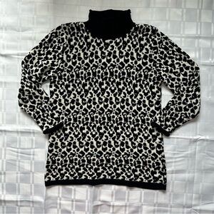 Vintage Snow Leopard Print Mock Neck Long Sleeve Knit Sweater